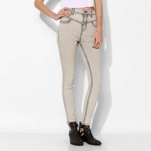 BDG High Rise Jeans Women's Size 31 Tapered leg Gray Acid Wash Vintage Style Y2K - Picture 1 of 9
